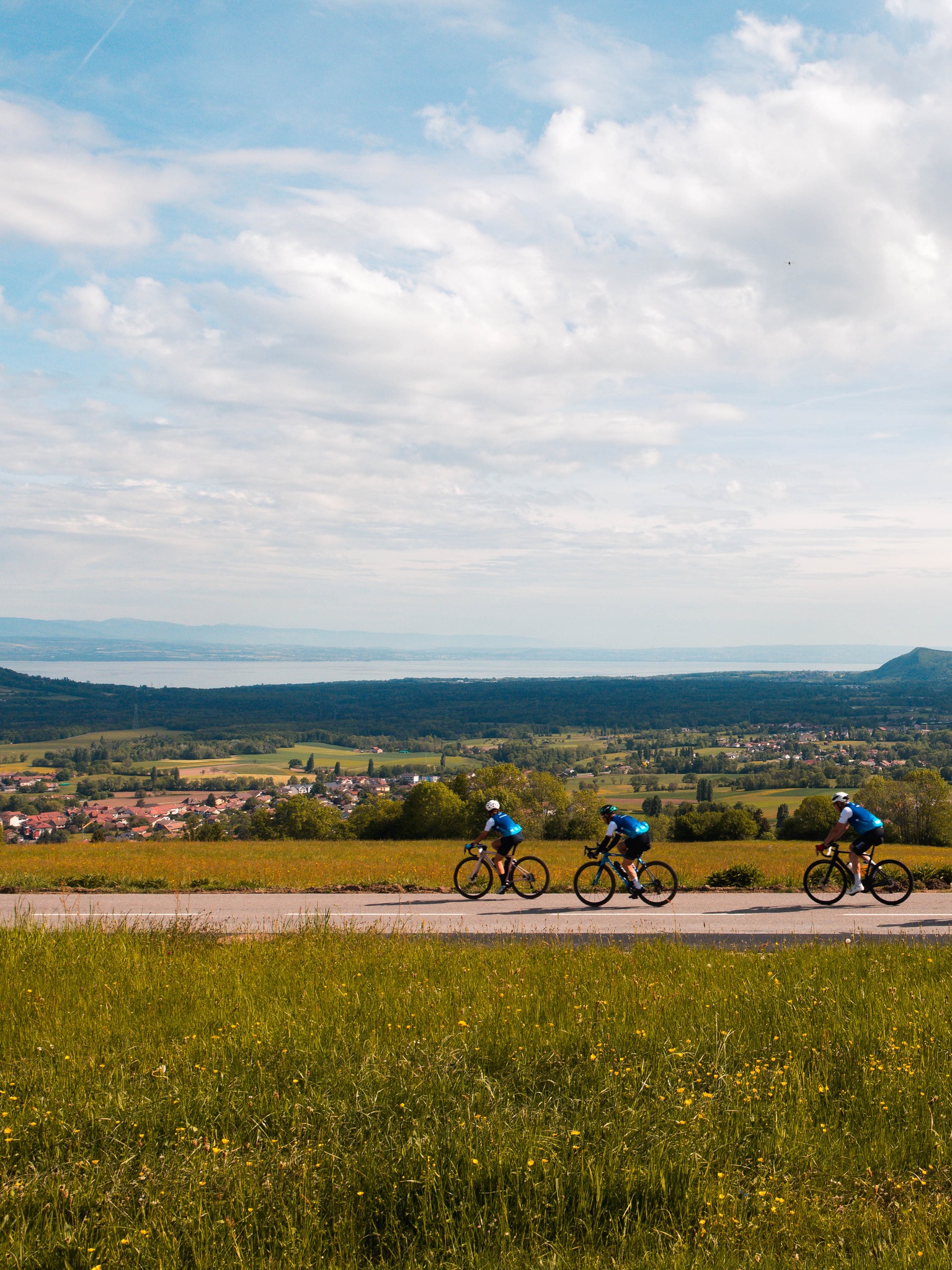 🌞 Eté 

🌊 Team lac
⛰ Team montagne

𝐈𝐧𝐟𝐨𝐫𝐦𝐚𝐭𝐢𝐨𝐧𝐬 & 𝐢𝐧𝐬𝐜𝐫𝐢𝐩𝐭𝐢𝐨𝐧𝐬 ⤵️
https://thonon-cyclingrace.fr

#ThononRunningRace #ThononCyclingRace #TCR #cyclosportive #running #courseapied #thononrun #run #granfondo #leman #thononlesbains #hautesavoie #gravel #route #sport #evenementsportif #lacléman #course