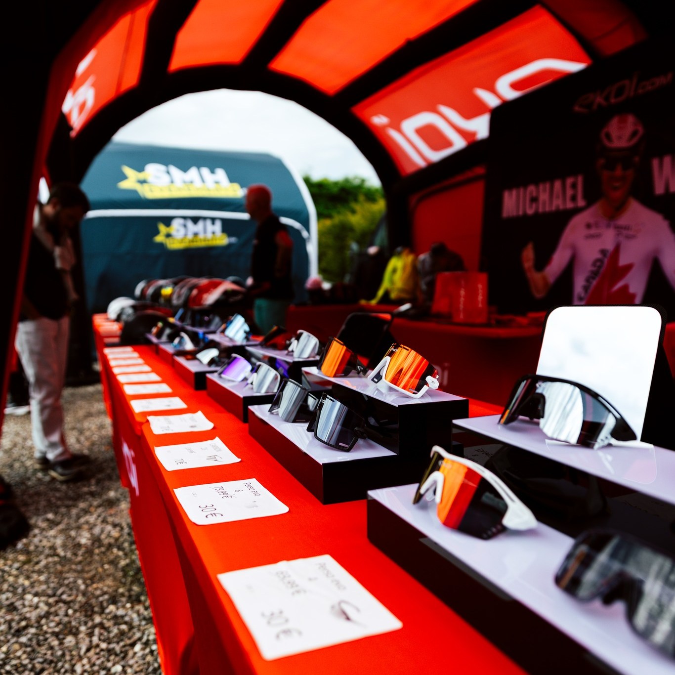 🎪 Les exposants 

• @lequipepro 
• @yval_cycles 
• @lepetitvelo 
• @porte_bidon 
• @woodalps_wooden_bikes 
• @ekoicycling 
• @giant.thonon 
• @thonontourisme 
• @lescreateursdlayaute74 (13 stands)
• @kia_jacquetautomobiles 
• @datavitae 

📸 @puuragence 

#ThononRunningRace #ThononCyclingRace #TCR #cyclosportive #running #courseapied #thononrun #run #granfondo #leman #thononlesbains #hautesavoie #gravel #route #sport #evenementsportif #lacléman #course👇